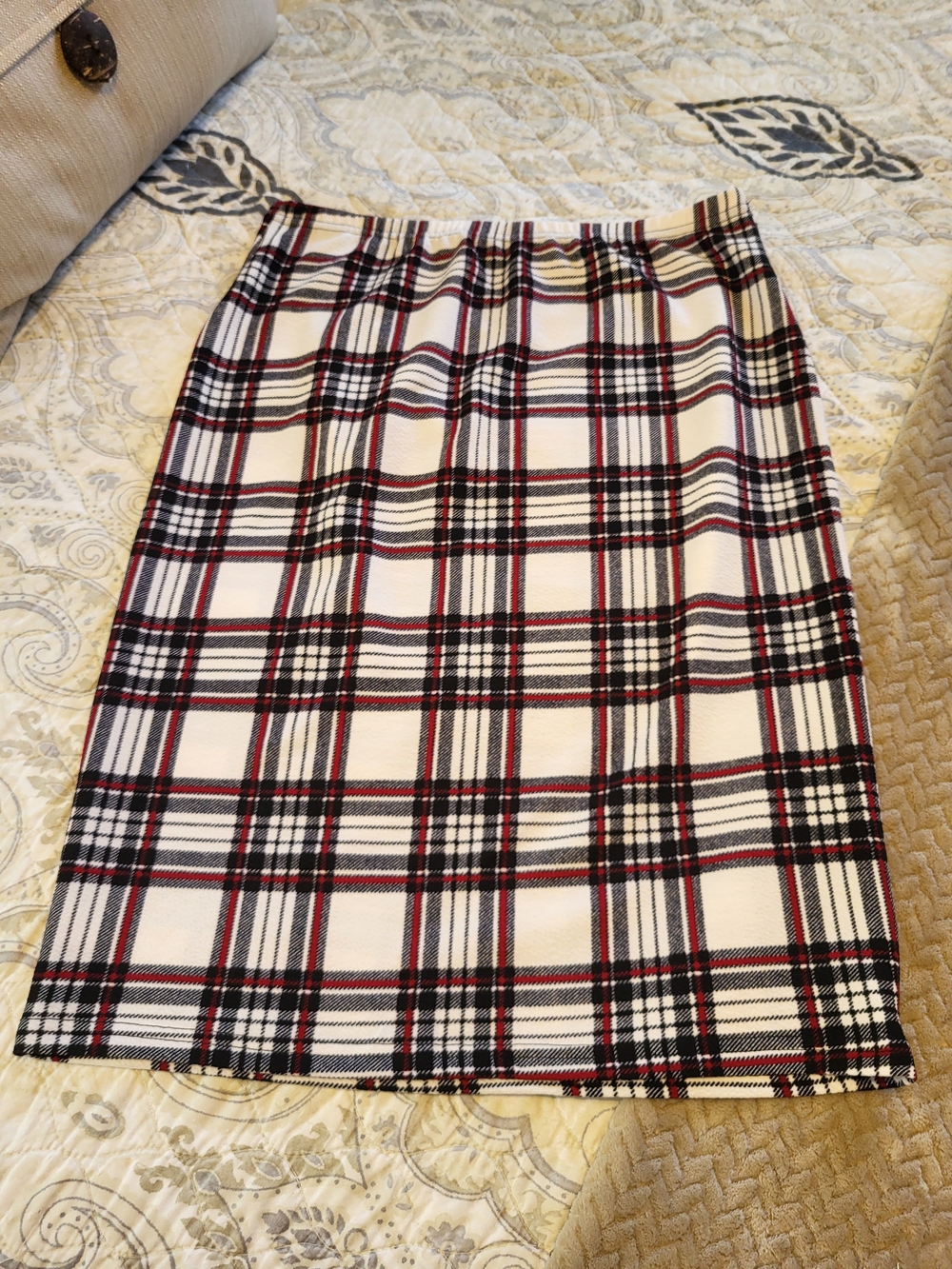 Women's Plaid Pencil Skirt - Cream with Black & Red Plaid